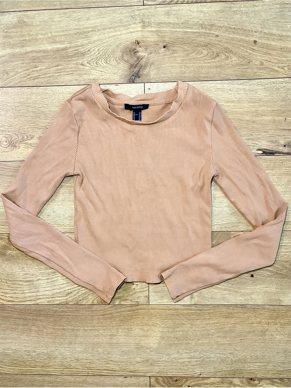 FOREVER 21 SIZE X-SMALL WOMENāS Nude Peach Cropped Long Sleeve Top š